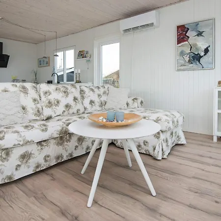 4 Star Holiday Home In Hejls
